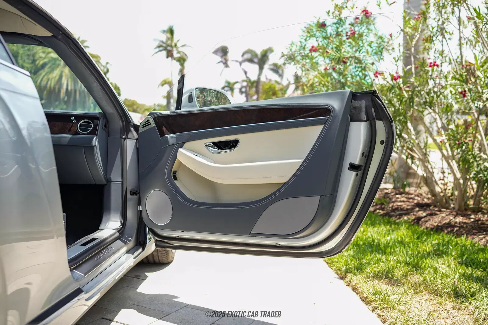 2022 Bentley Continental GTC V8