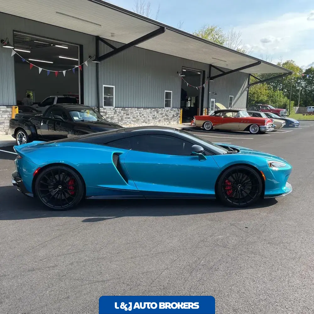 2023 McLaren GT Base