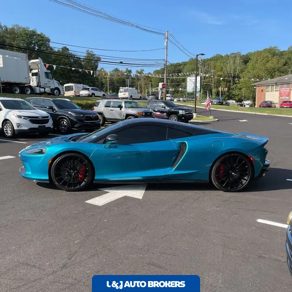 2023 McLaren GT Base