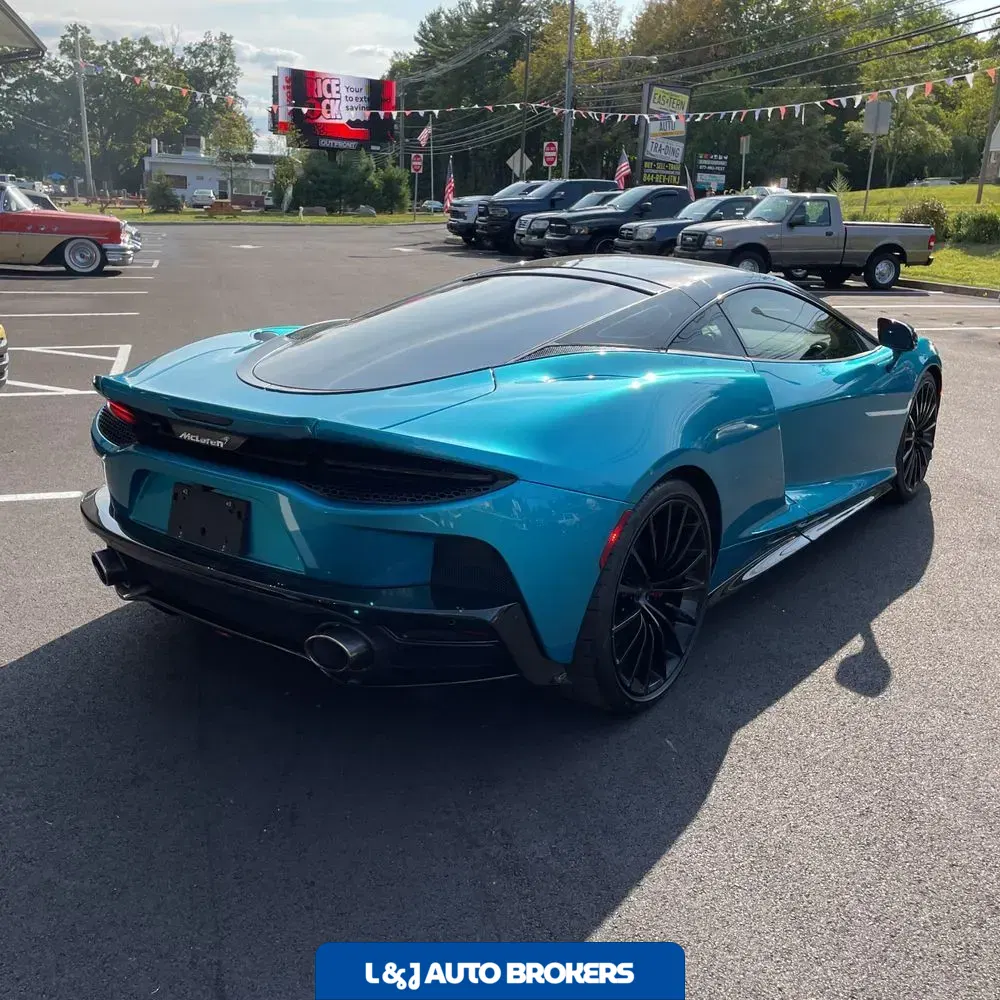2023 McLaren GT Base