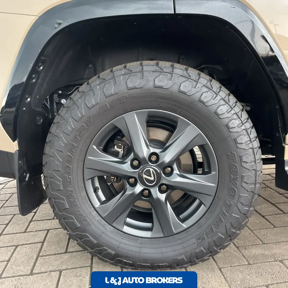 2025 Lexus LX 700h Overtrail