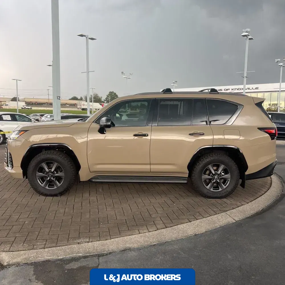2025 Lexus LX 700h Overtrail