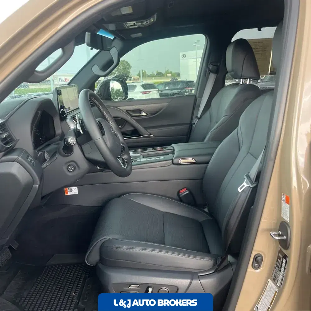 2025 Lexus LX 700h Overtrail