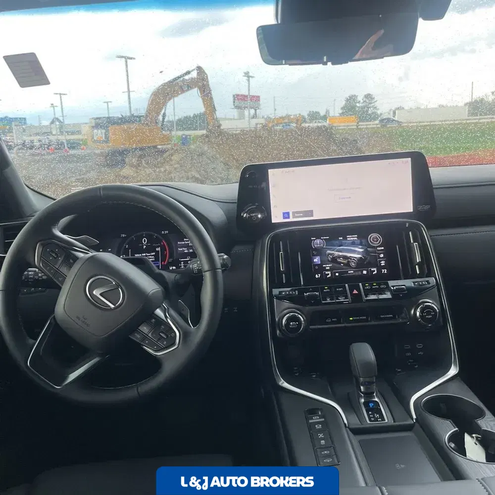 2025 Lexus LX 700h Overtrail