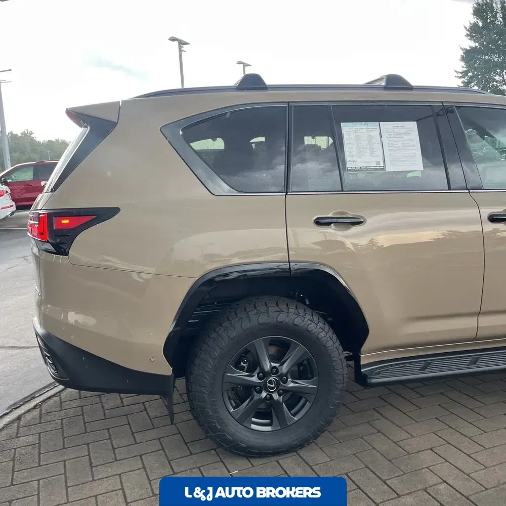 2025 Lexus LX 700h Overtrail