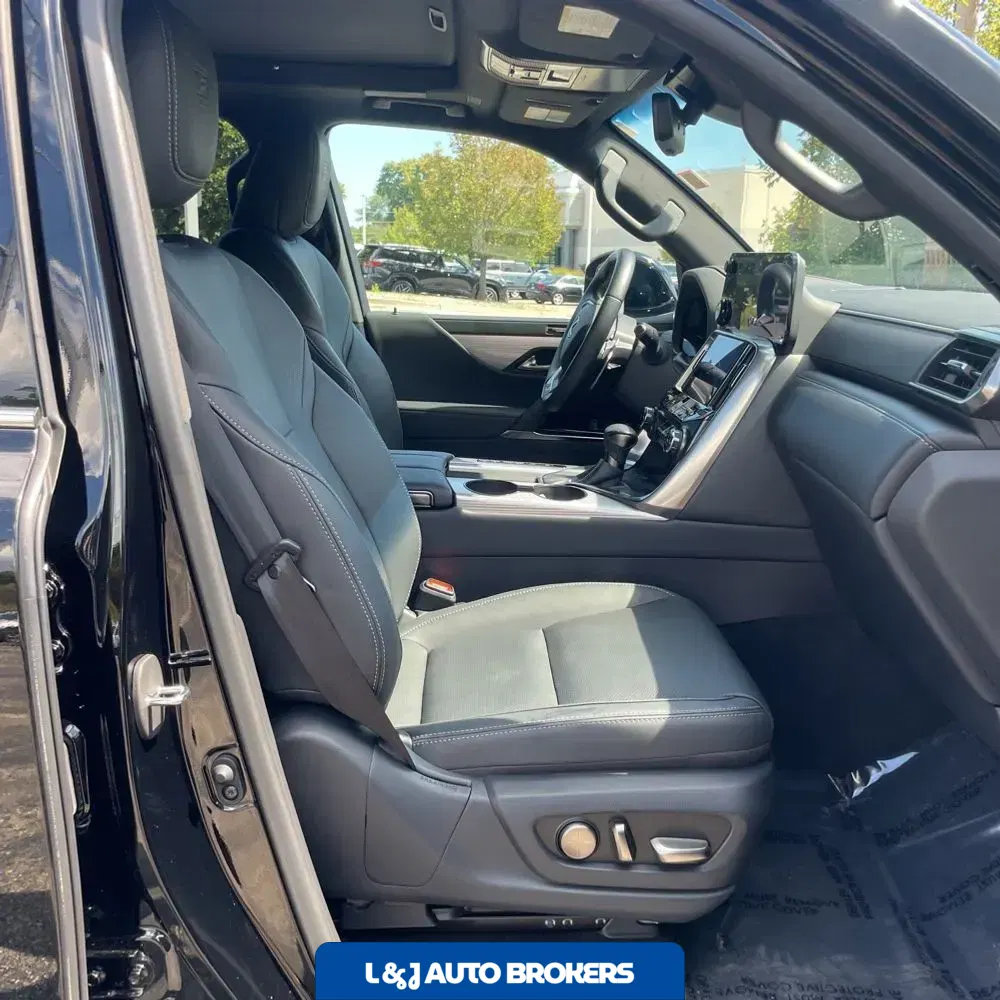 2024 Lexus LX 600 F SPORT Handling