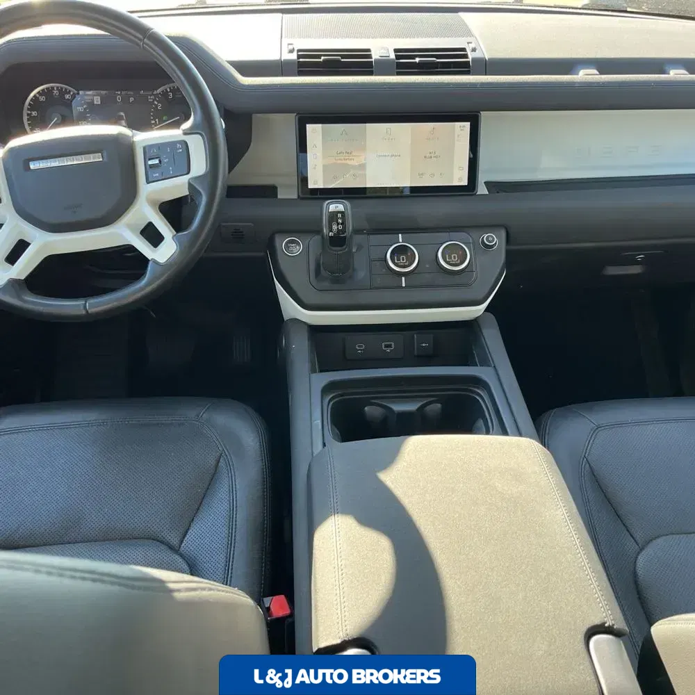 2023 Land Rover Defender 110 SE