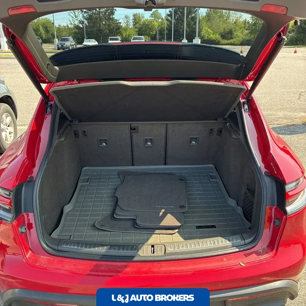 2022 Porsche Macan S