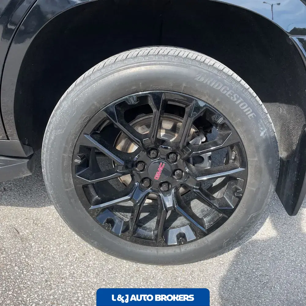 2022 GMC Yukon SLT