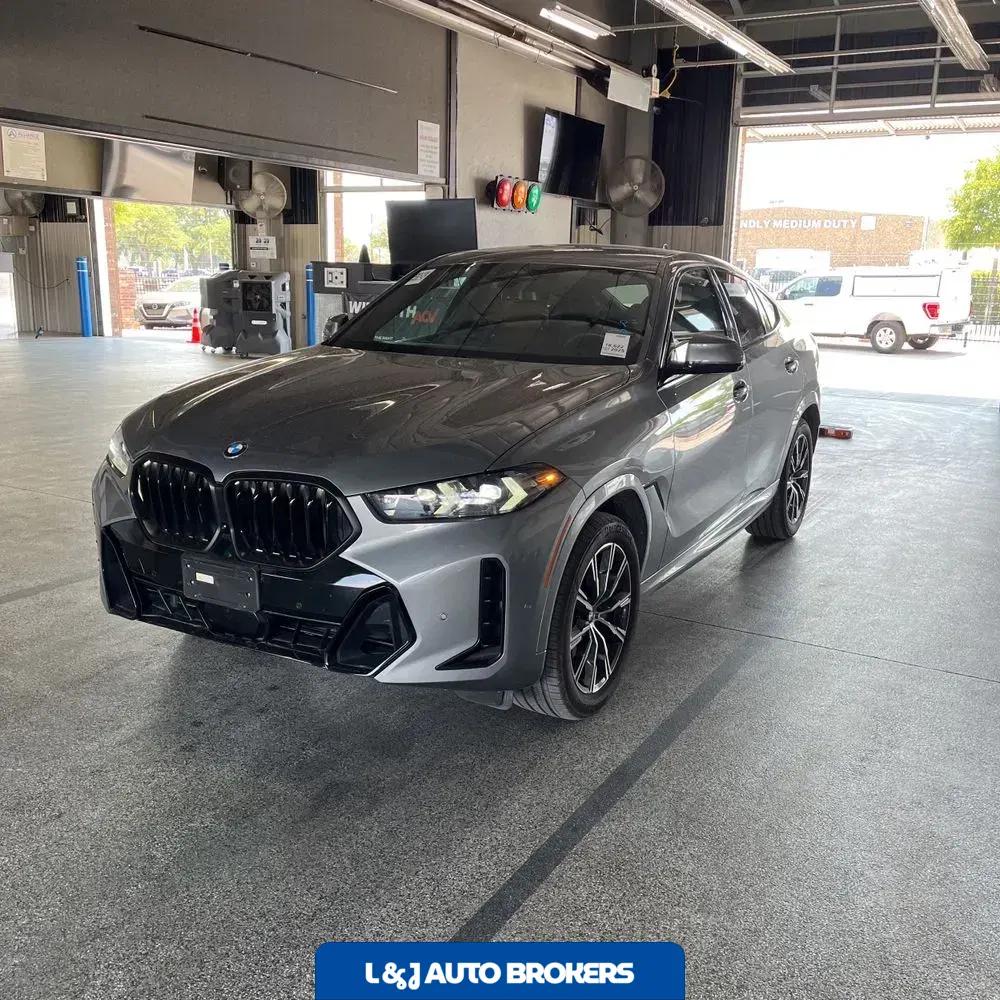 2025 BMW X6 XDrive40i