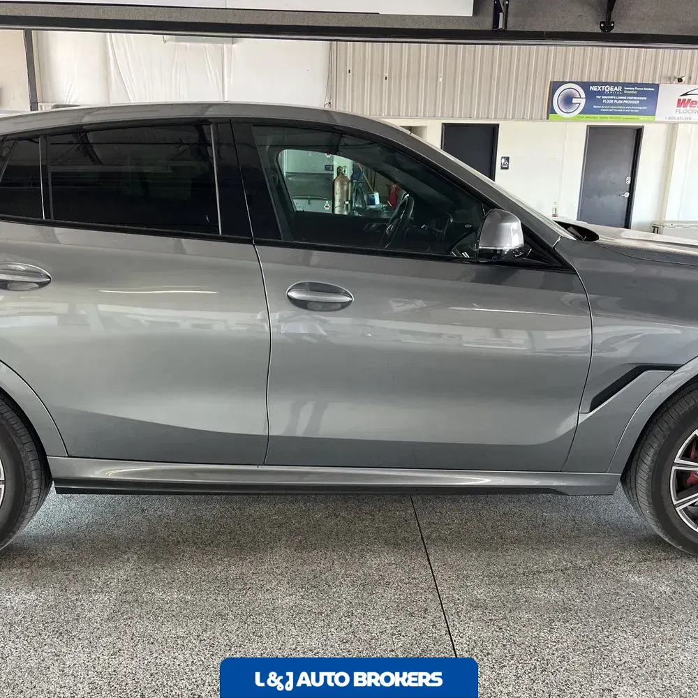 2025 BMW X6 XDrive40i