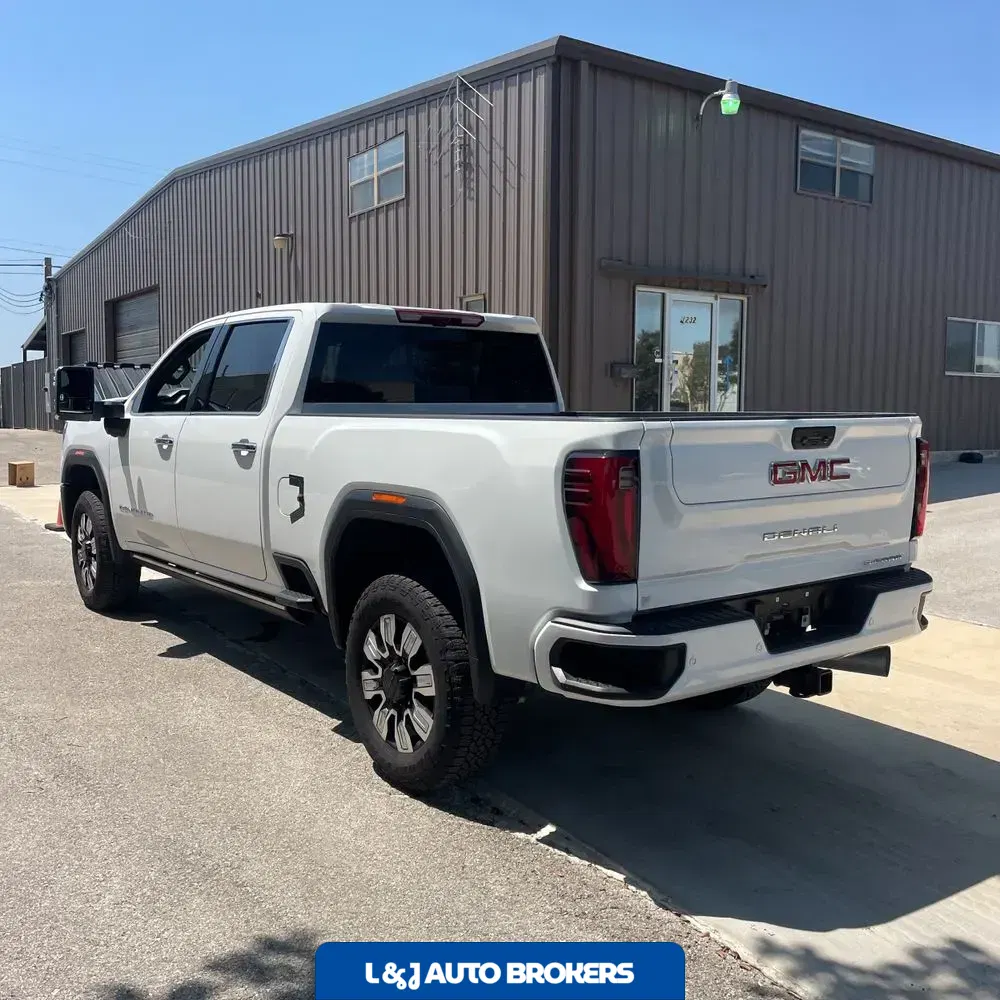 2024 GMC Sierra 2500HD Denali