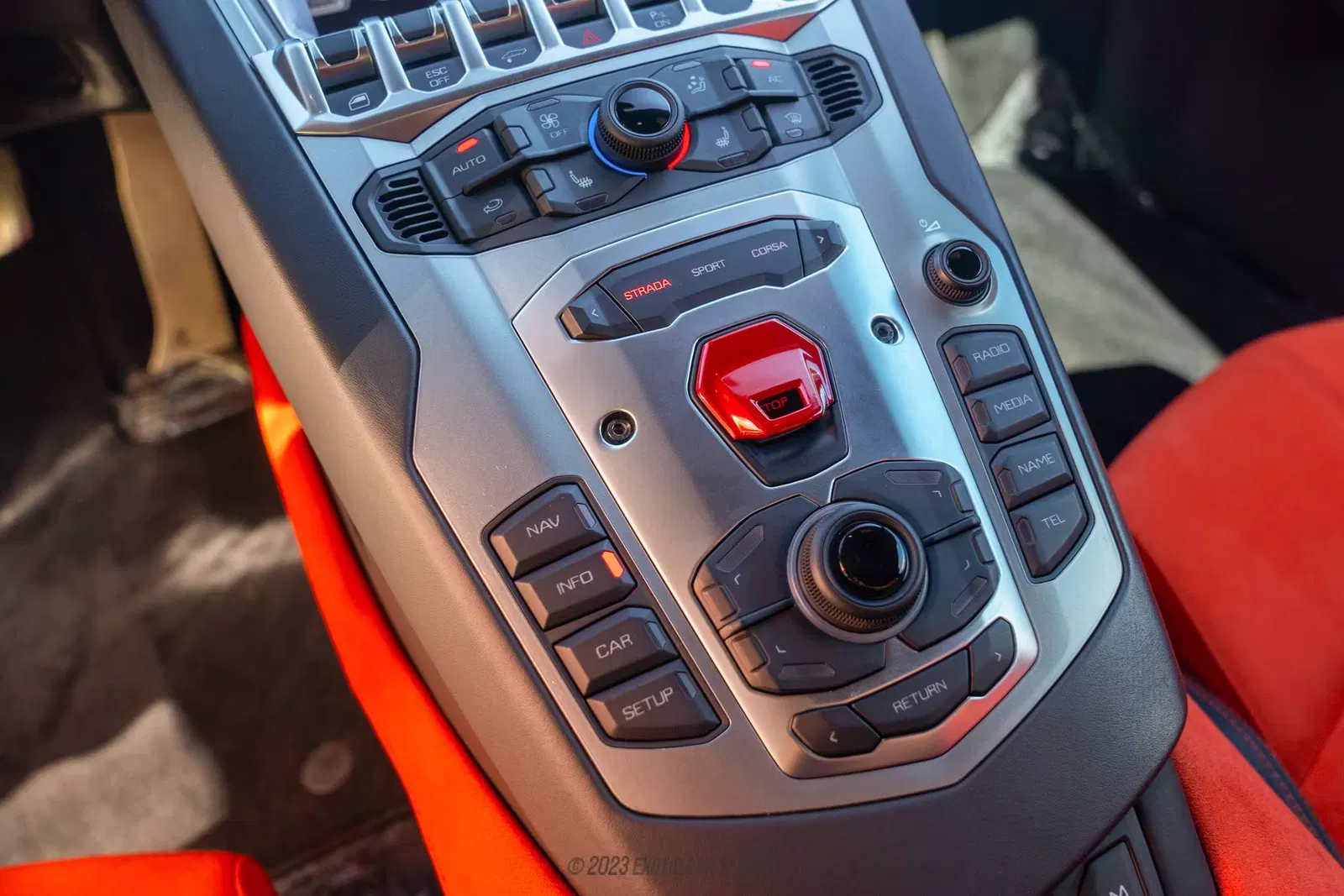2012 Lamborghini Aventador LP700-4