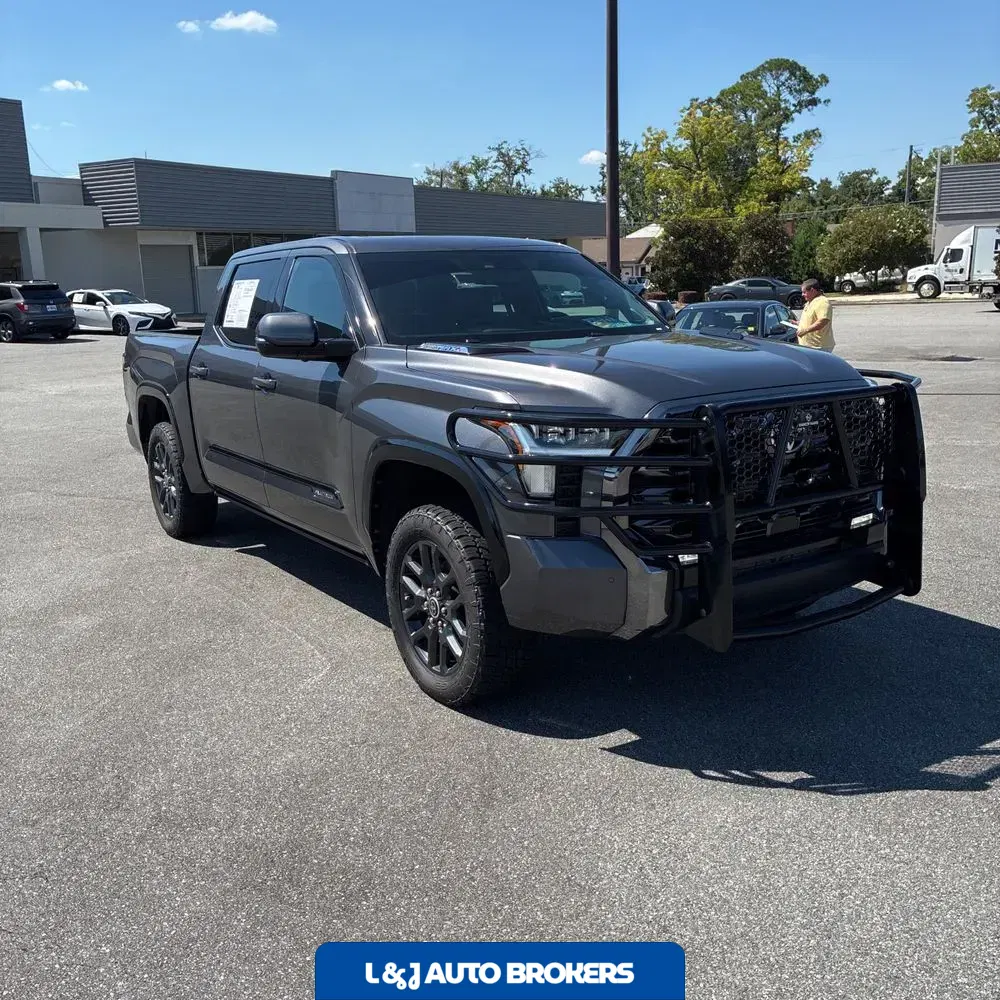 2022 Toyota Tundra Platinum HV