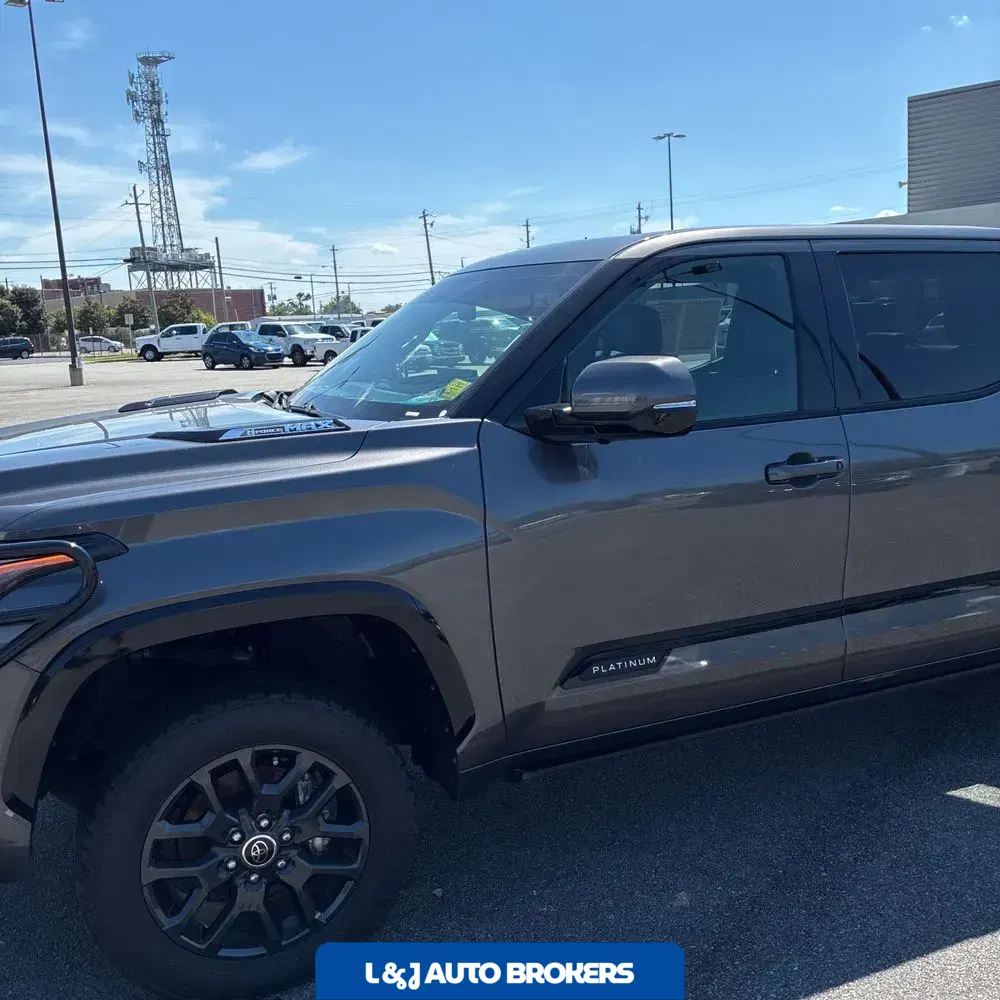 2022 Toyota Tundra Platinum HV
