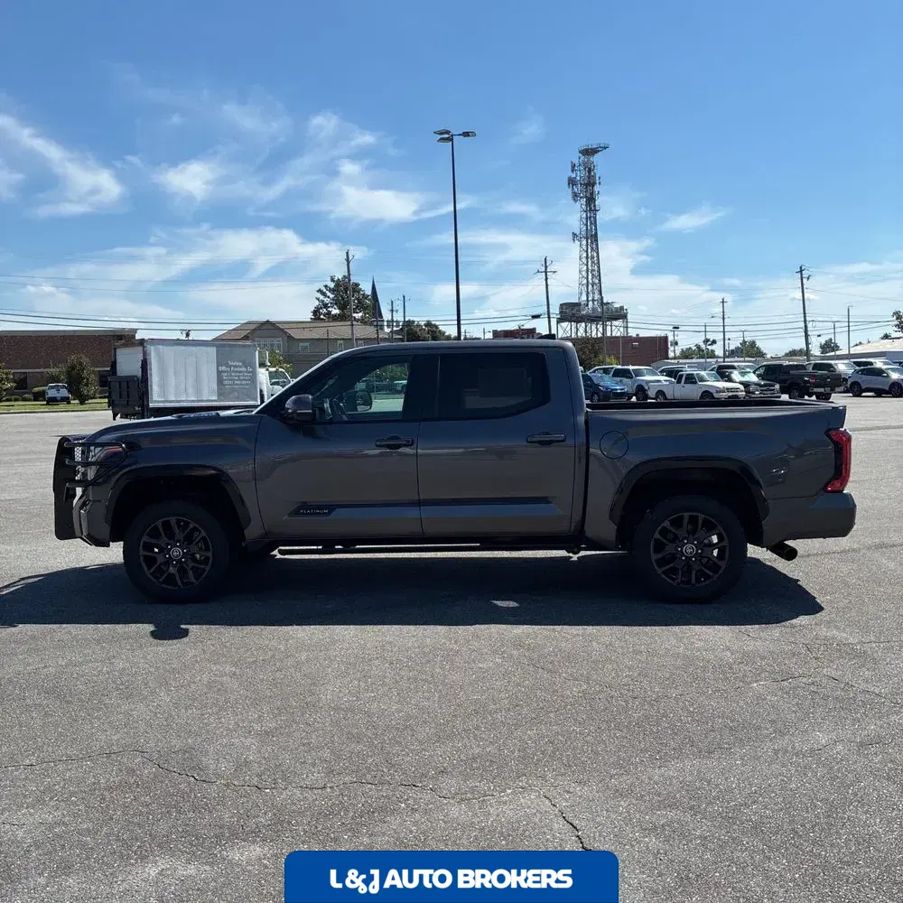 2022 Toyota Tundra Platinum HV