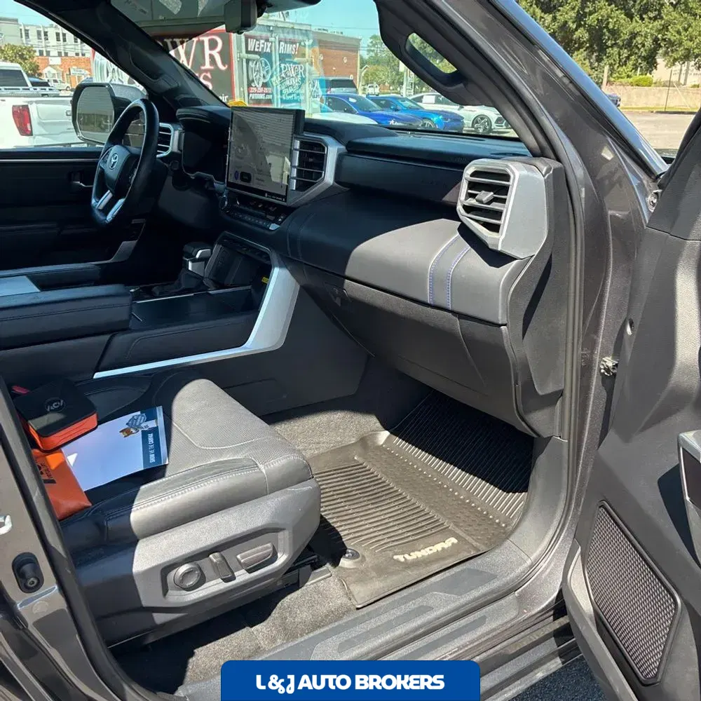 2022 Toyota Tundra Platinum HV