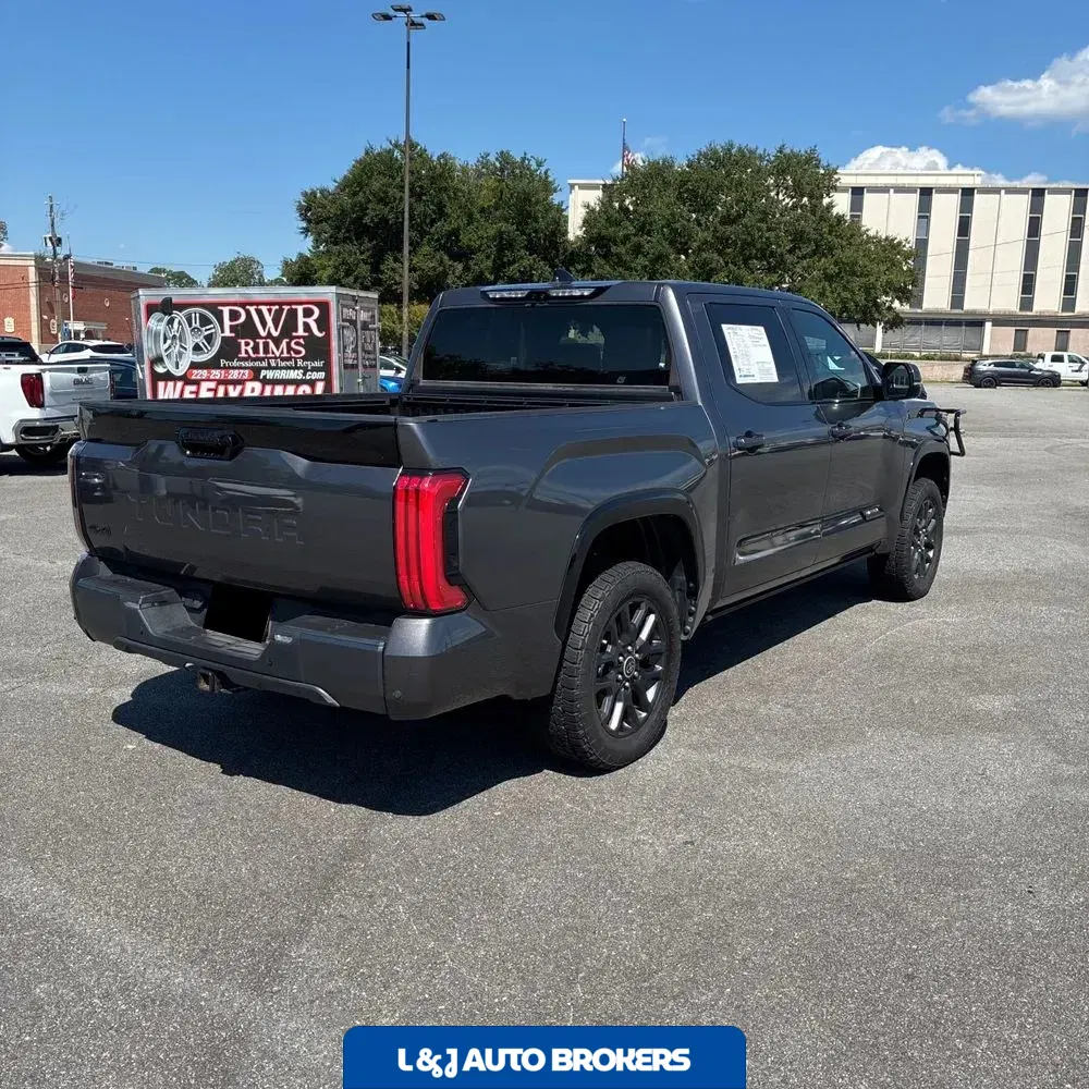 2022 Toyota Tundra Platinum HV
