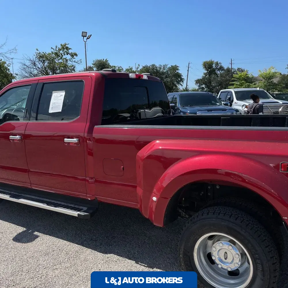 2022 Ford F-350 Super Duty Lariat