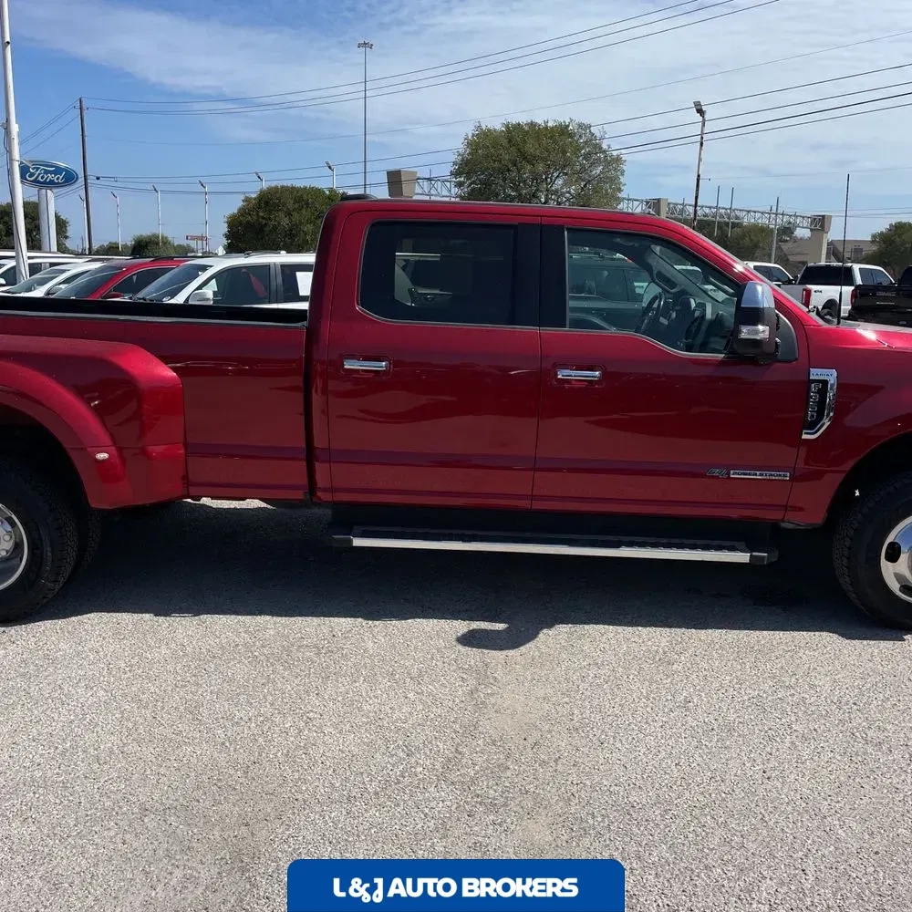 2022 Ford F-350 Super Duty Lariat