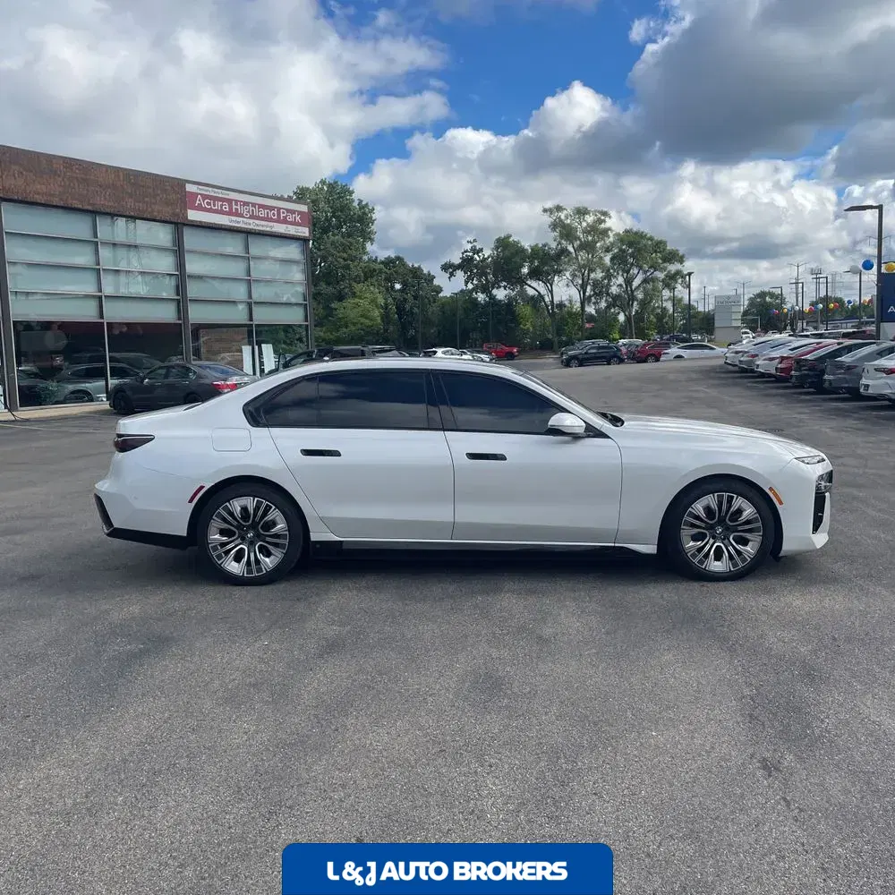 2024 BMW 7-Series 750e xDrive