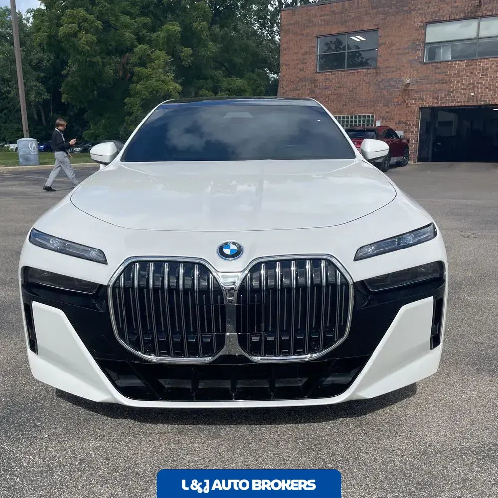 2024 BMW 7-Series 750e xDrive