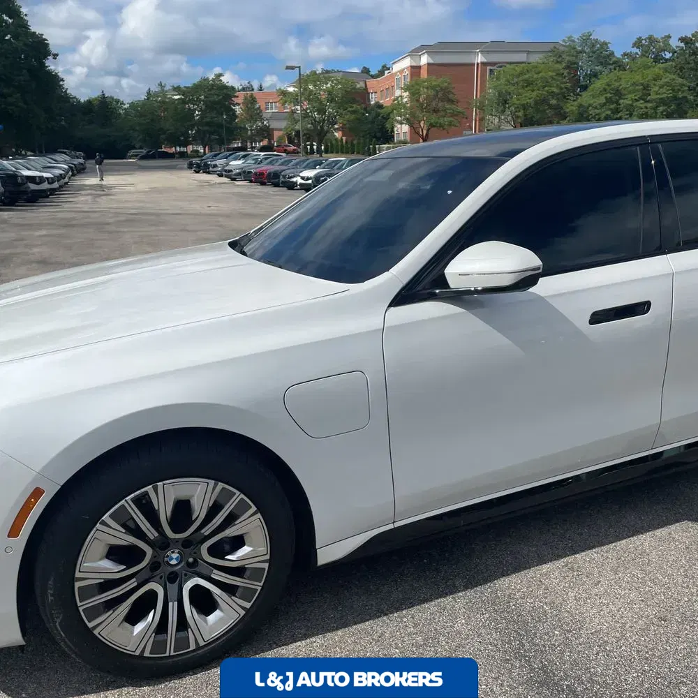 2024 BMW 7-Series 750e xDrive