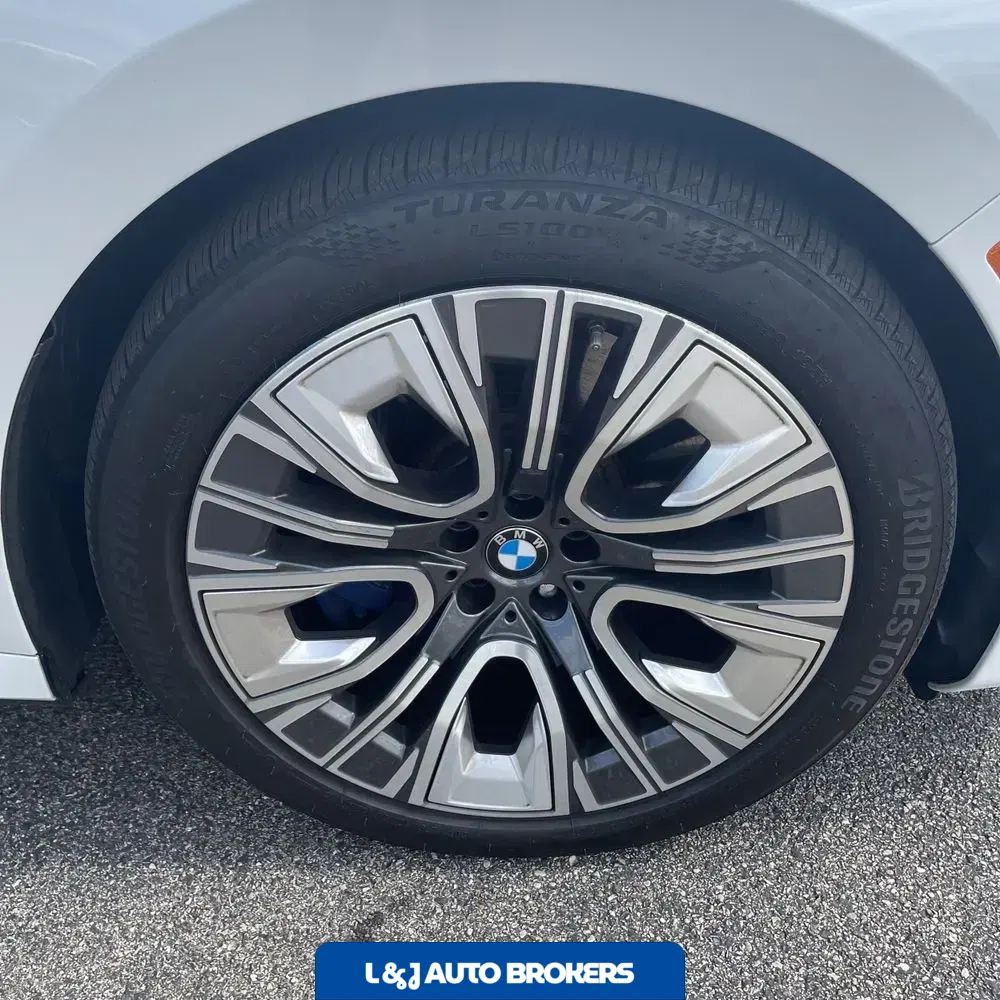 2024 BMW 7-Series 750e xDrive