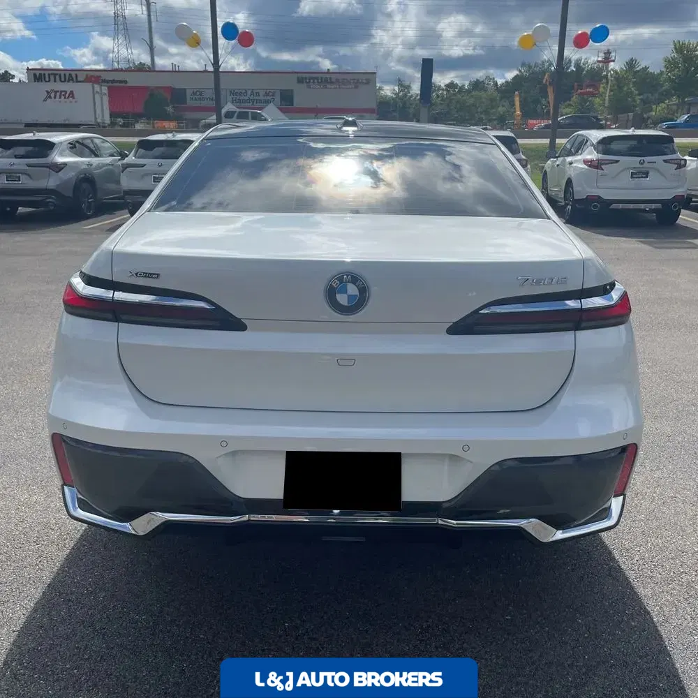2024 BMW 7-Series 750e xDrive
