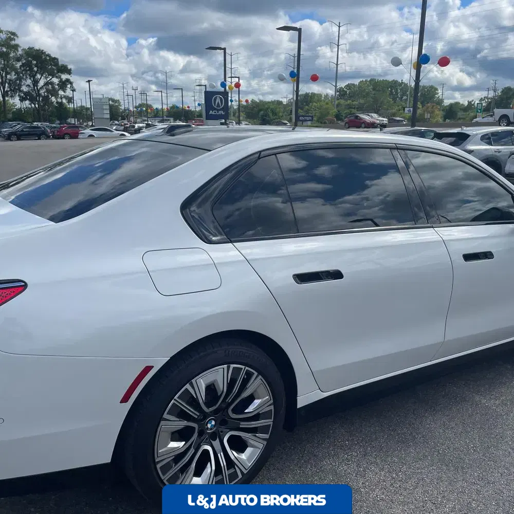 2024 BMW 7-Series 750e xDrive