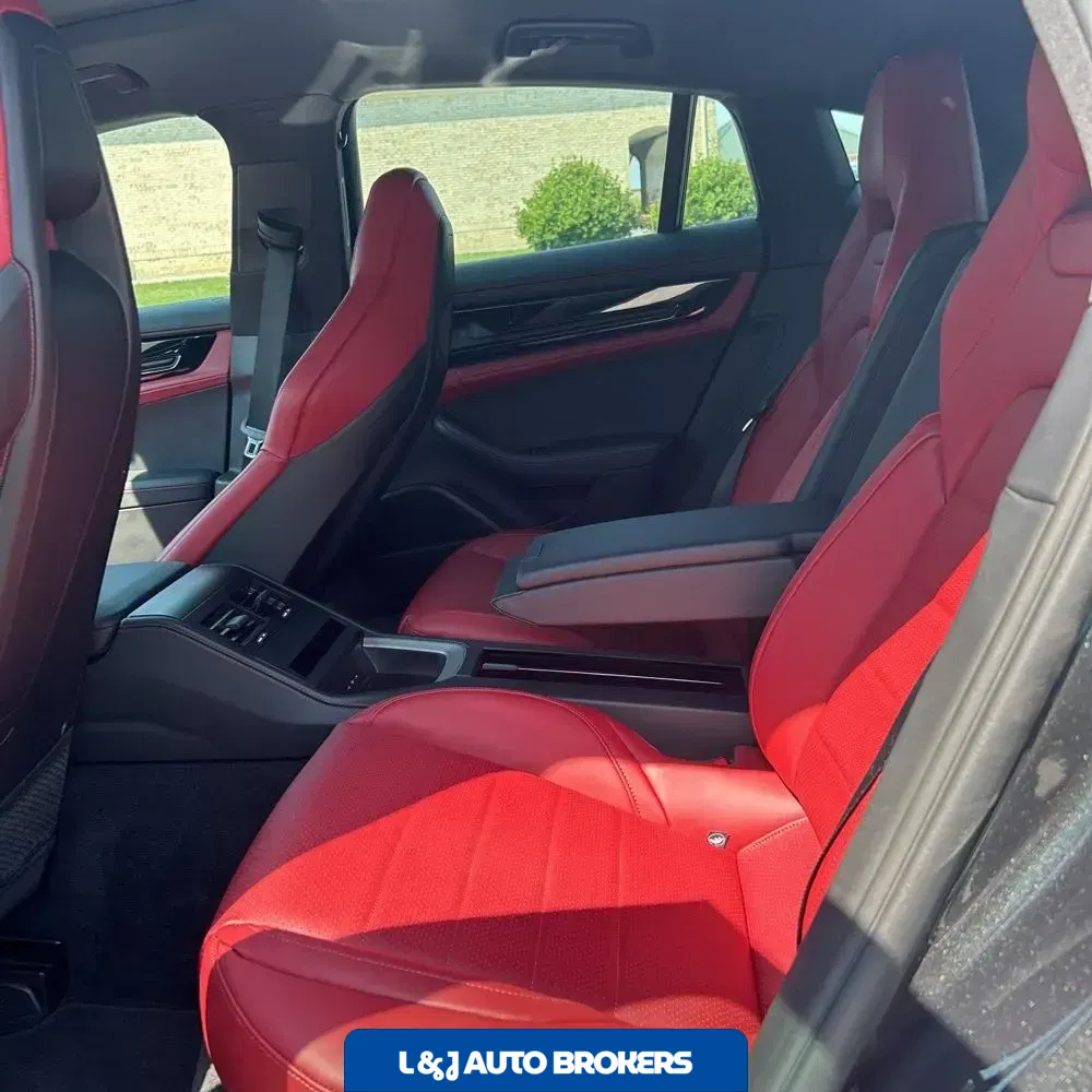 2025 Porsche Panamera 4 E-Hybrid