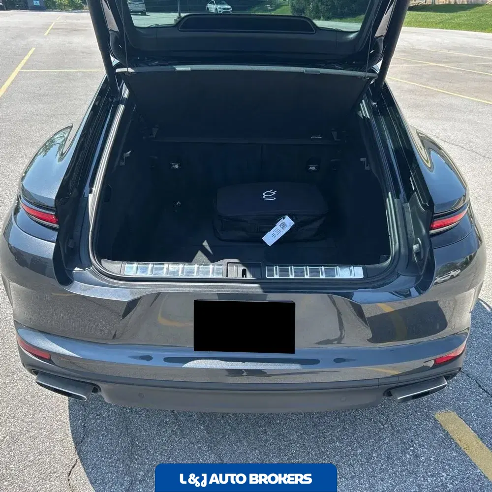 2025 Porsche Panamera 4 E-Hybrid