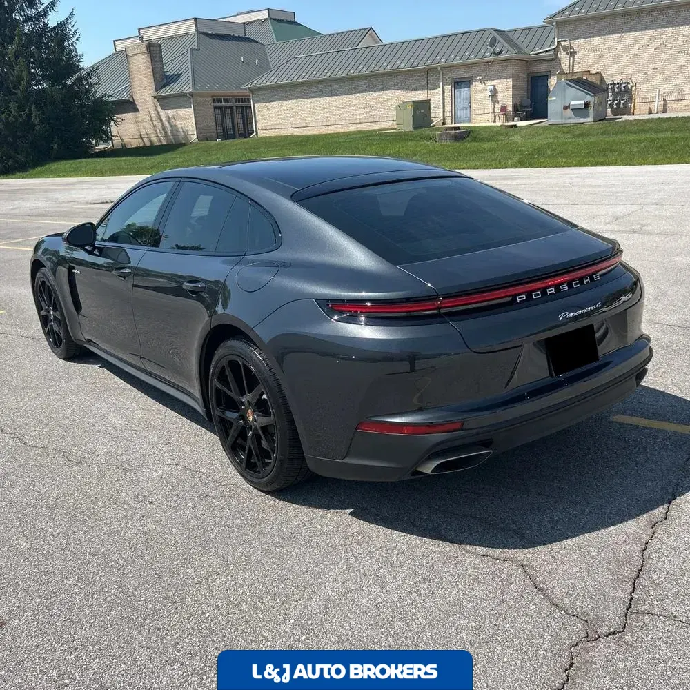 2025 Porsche Panamera 4 E-Hybrid