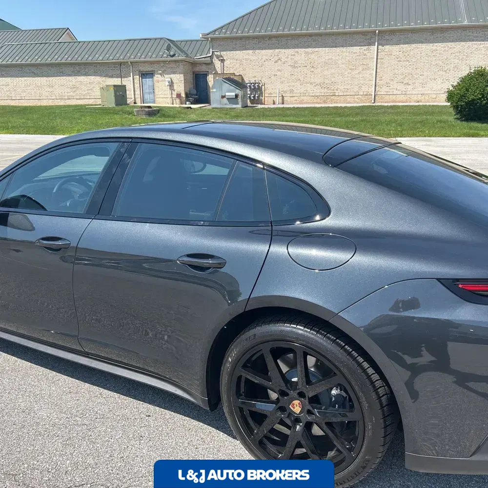 2025 Porsche Panamera 4 E-Hybrid