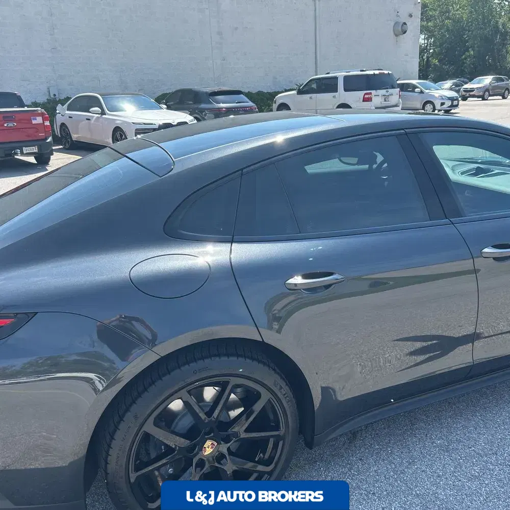 2025 Porsche Panamera 4 E-Hybrid