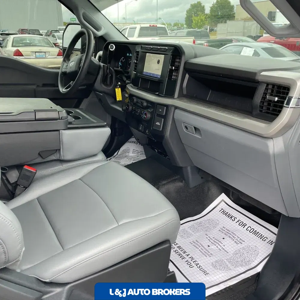 2024 Ford S/D C/C F350 XL