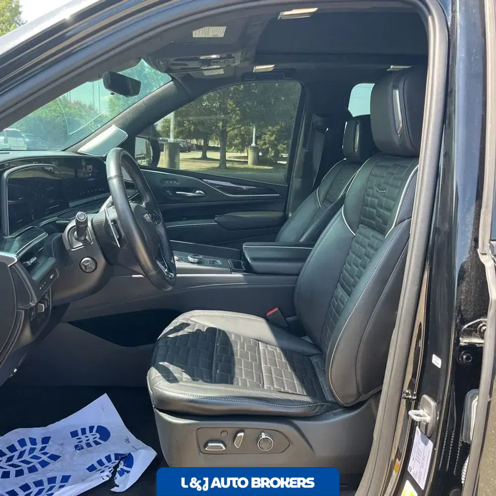 2023 Cadillac Escalade-V ESV Base