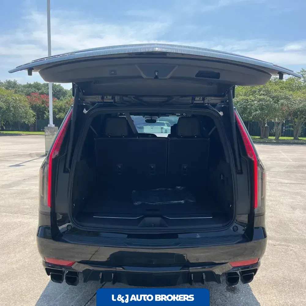 2023 Cadillac Escalade-V ESV Base