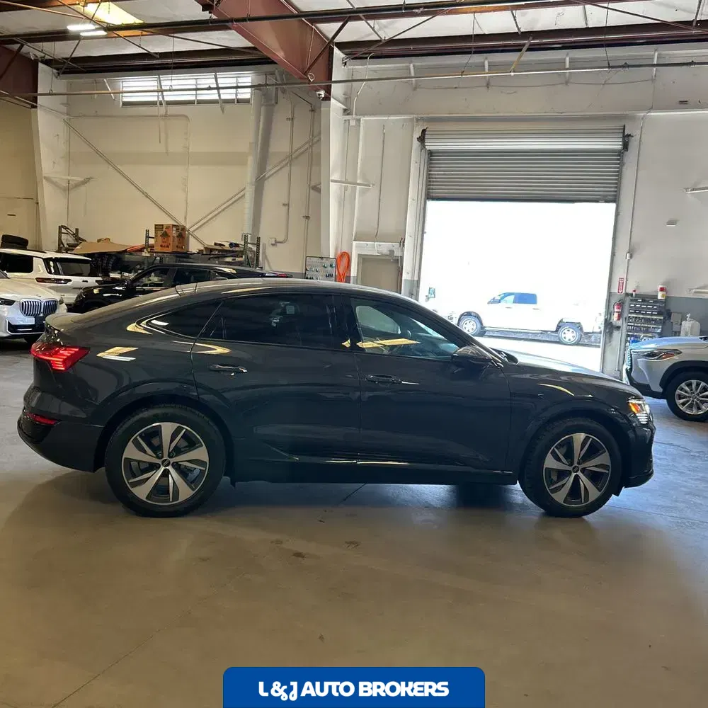 2024 Audi Q8 e-tron S-Line Prem