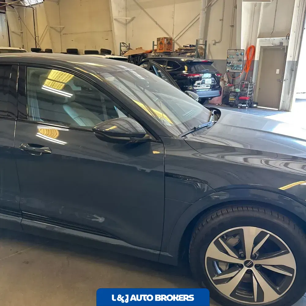 2024 Audi Q8 e-tron S-Line Prem