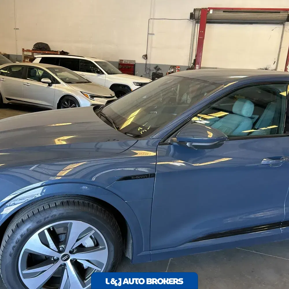 2024 Audi Q8 e-tron S-Line Prem