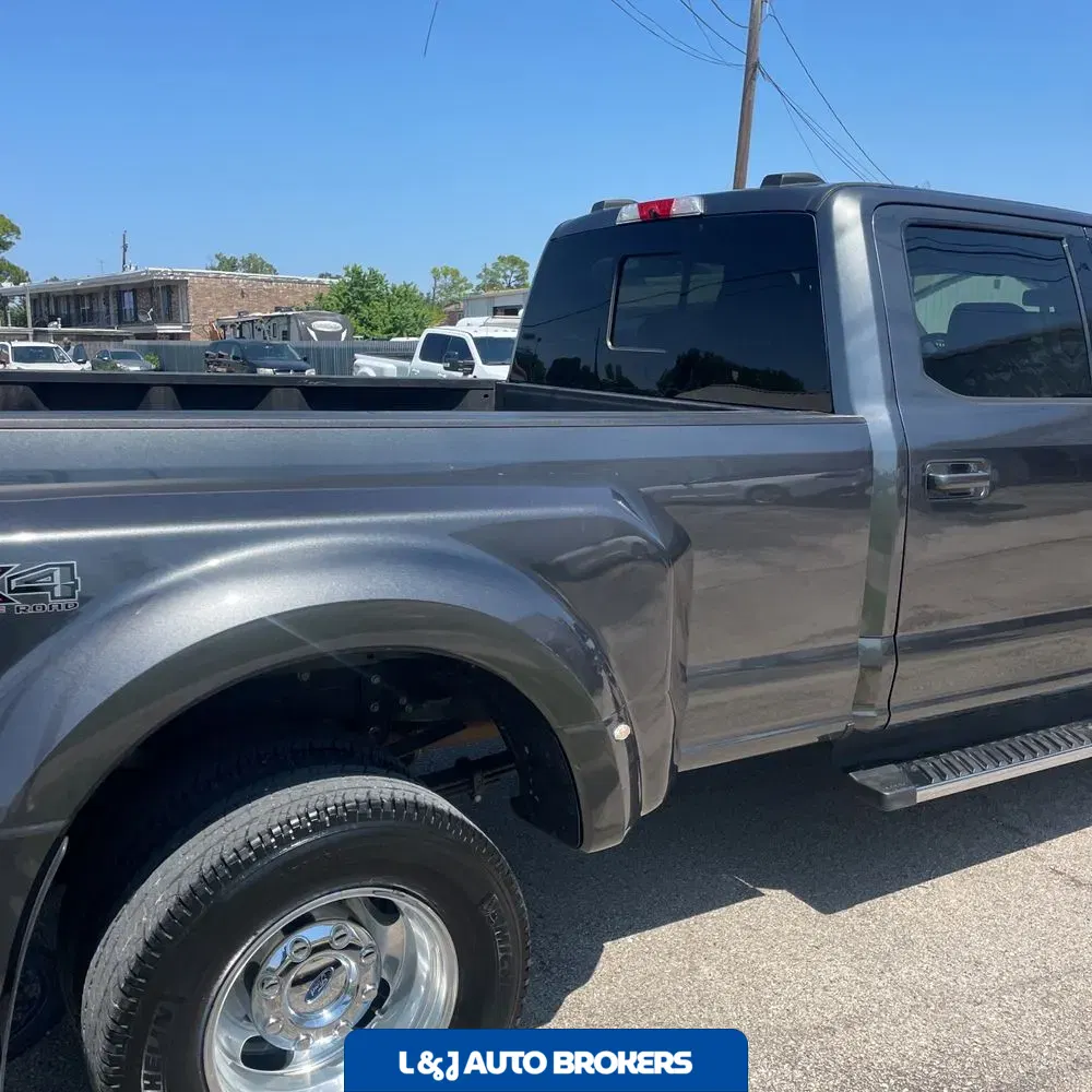 2020 Ford F-350 Super Duty Lariat