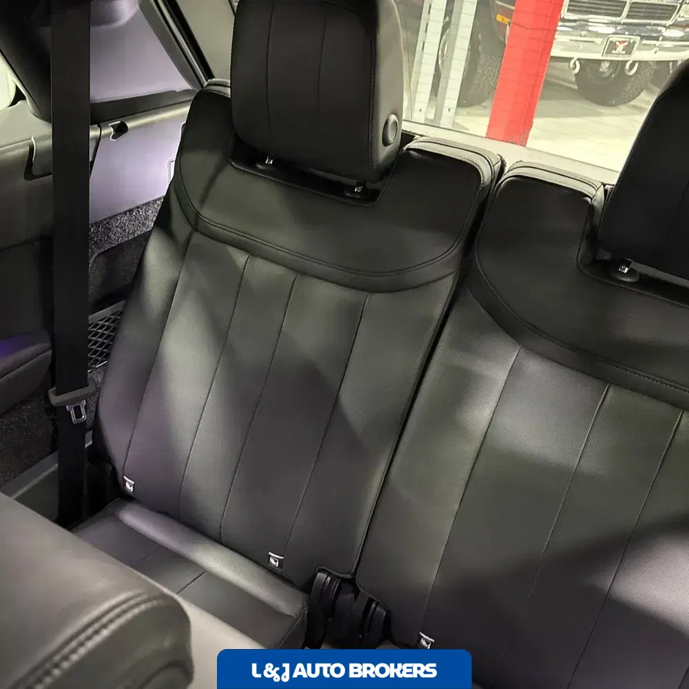 2023 Land Rover Range Rover P530 SE LWB