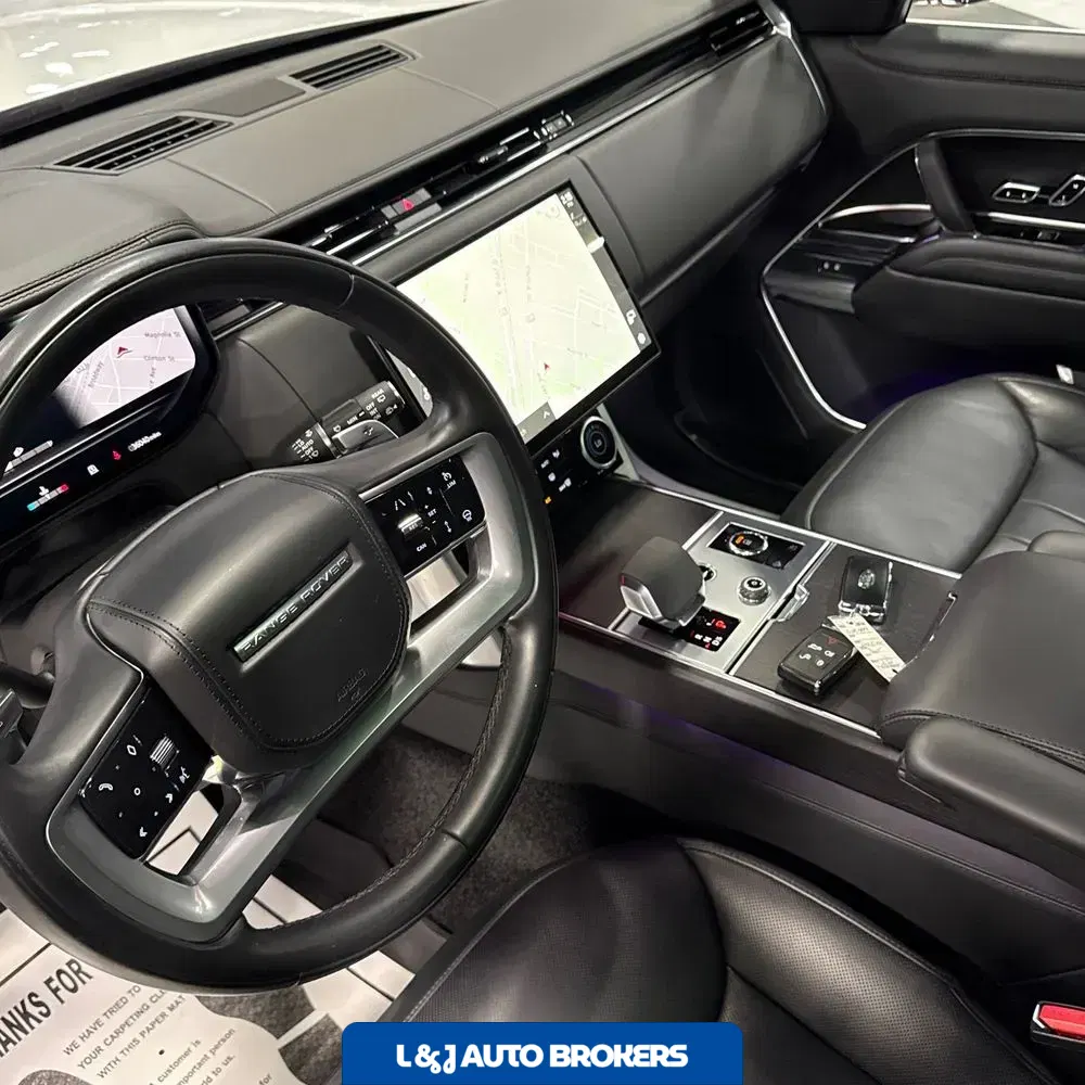 2023 Land Rover Range Rover P530 SE LWB