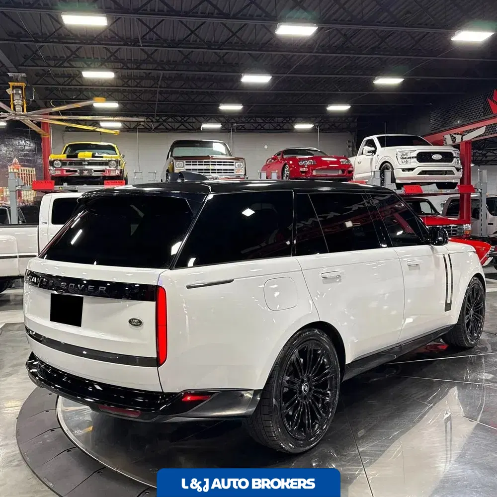 2023 Land Rover Range Rover P530 SE LWB