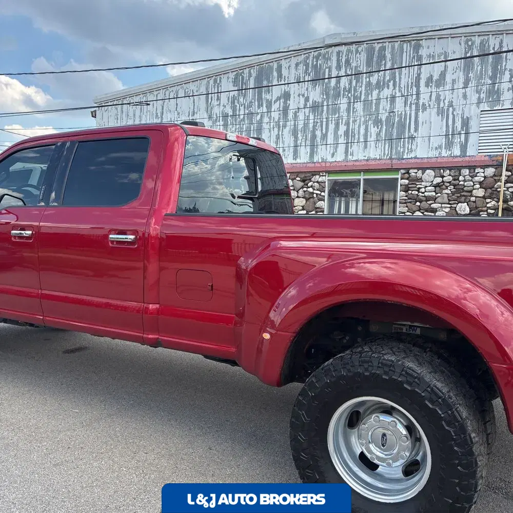 2022 Ford F-350 Super Duty Lariat