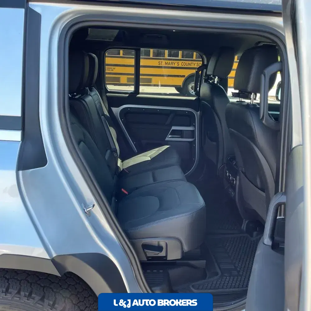 2024 Land Rover Defender 110 P400 S
