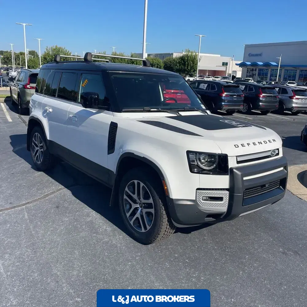 2022 Land Rover Defender 110 SE
