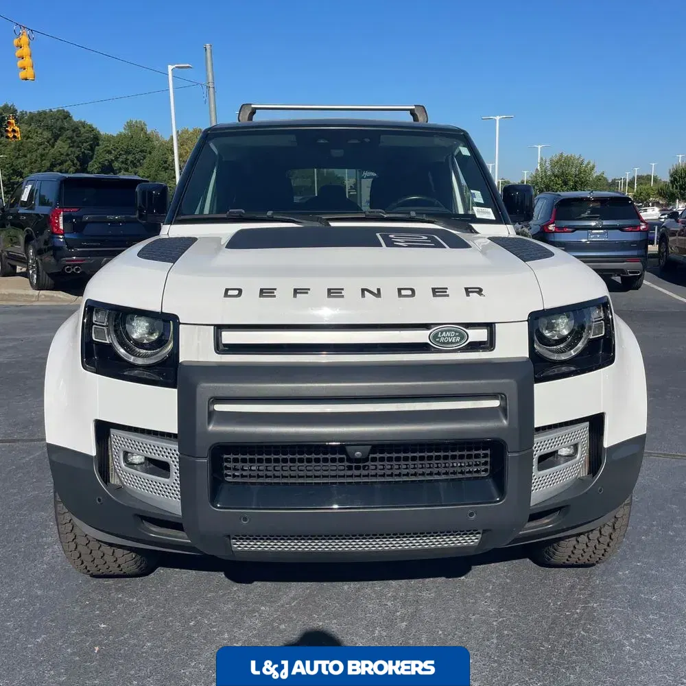 2022 Land Rover Defender 110 SE