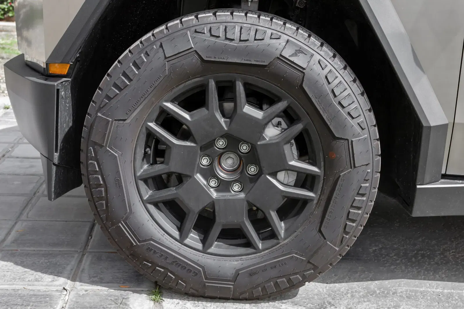 2024 Tesla Cybertruck AWD Foundation Series